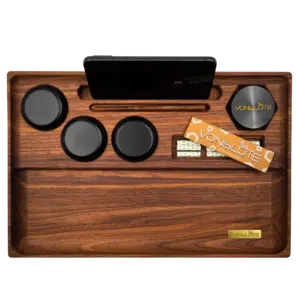 Premium Rolling Tray aus Holz – VONbLÜTE Dab 'n Roll® | Handgefertigt aus Kirsch- oder Nussbaumholz mit präzisen Ablagen für Papers, Filter & Grinder.