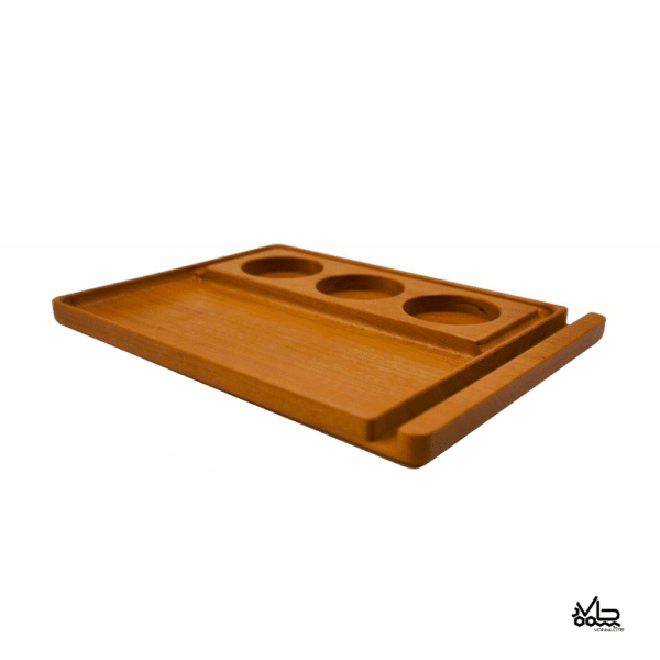 Chill One Premium Set – rechte Seitenansicht ohne Inhalt mit Fokus auf Form, Fräsung und Holzstruktur