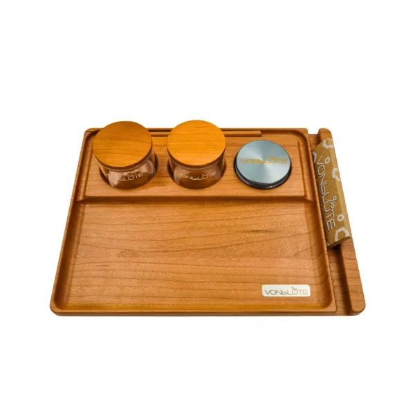 Rolling Tray Chill One Essential Set in Frontansicht – edles Rollingtray mit geruchsdichten Behältern, integriertem Grinder und aufgeräumtem Design für den täglichen Einsatz