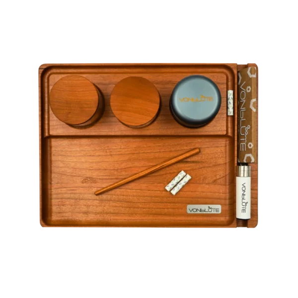 Rolling Tray Chill One Premium Set– hochwertiges Rolling Tray aus edlem Holz mit geruchsdichten Aufbewahrungsbehältern, integriertem Grinder und erweitertem Zubehörbereich in der klassischen Produktansicht