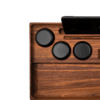 Detailaufnahme des Dab ’n Roll® Signature Sets mit drei Aluminium-Behältern und Fokus auf Design und Handyhalterung