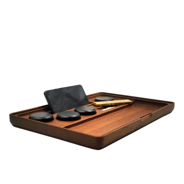 Linke Seitenansicht des Rolling Tray Dab ’n Roll® XT Signature Sets mit Nussholz, Smellproof Storage und Zubehör