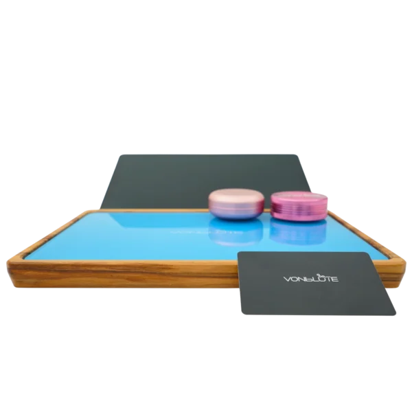Rolling Tray Float Sky Blue Edition Pink Produktbild mit Floating Effekt Pinken Grinder und Storage