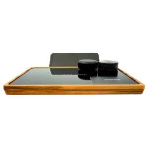 Rolling Tray Float Black Edition Black by VONbLÜTE® mit schwarzem Glaseinsatz, Handy, Grinder, Dose, frontal.