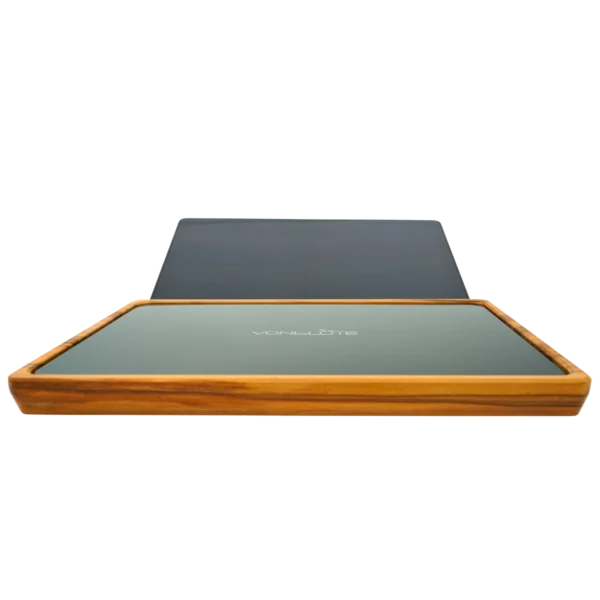 Rolling Tray Float Black Edition Black von VONbLÜTE aus Nussbaumholz mit schwarzem Glaseinsatz, Tablet frontal