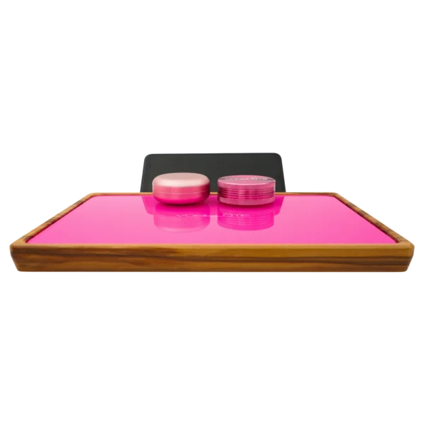 Rolling Tray Float Knockout Pink Edition Pink von VONbLÜTE aus Nussbaumholz mit pinkem Glaseinsatz, leer von fern Floating Effekt Detail