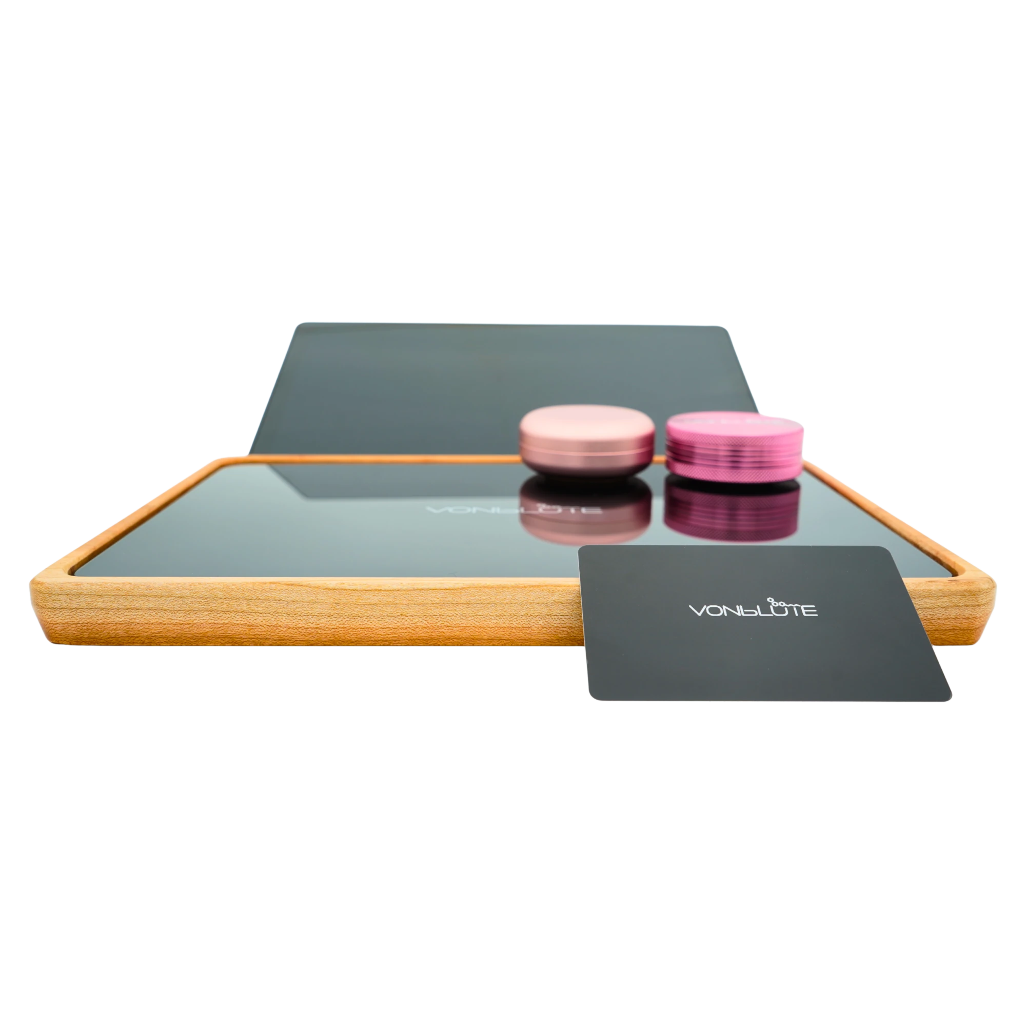 Rolling Tray Float Red Tone Black Edition Pink by VONbLÜTE® aus Holz – Hauptansicht mit schwarzer Glasfläche, Tablet, pinkem Grinder, pinkem Storage und VB Card