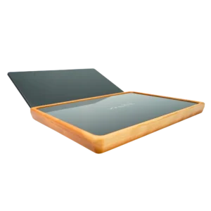 Rolling Tray Float Red Tone Black by VONbLUETE mit Tablet & Adapter von links. Mit Nussholzrahmen