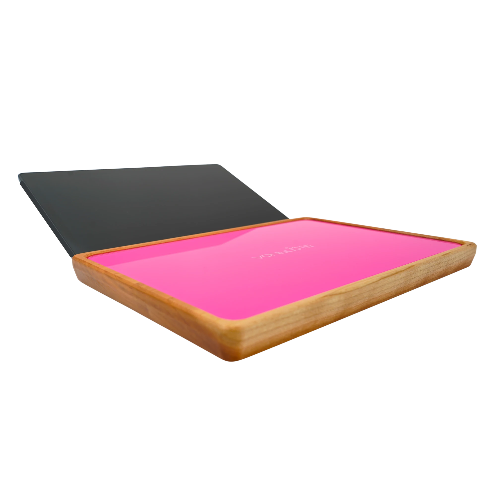 Rolling Tray Float Red Tone Knockout Pink Edition Pink mit Holzrahmen und pinker Glasscheibe mit am Rücken adaptiertem Tablet.