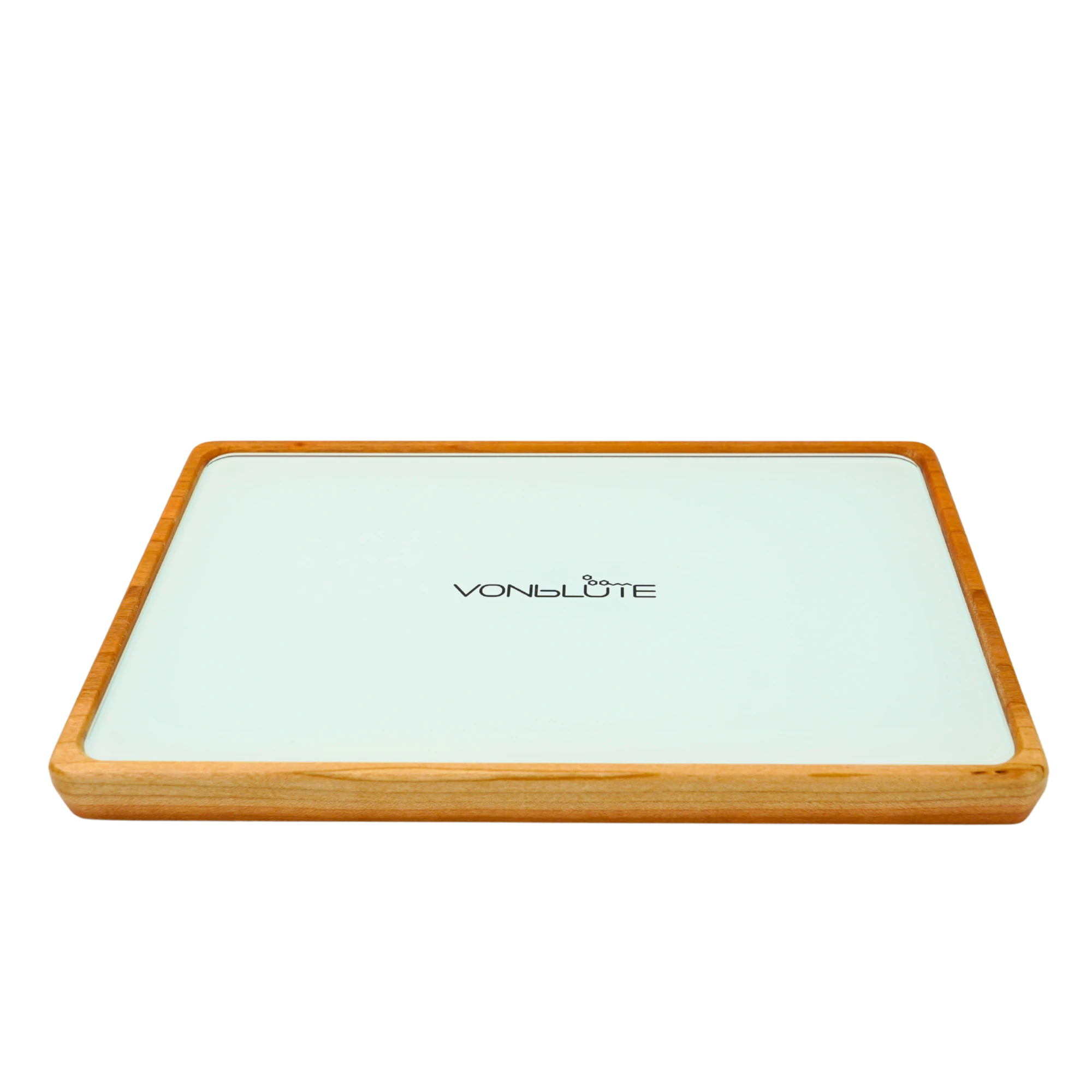 Rolling Tray Float Red Tone Weiß by VONbLÜTE® Frontal geneigt mit weißer Glasscheibe, Nussholzrahmen und schwarzem Logo.