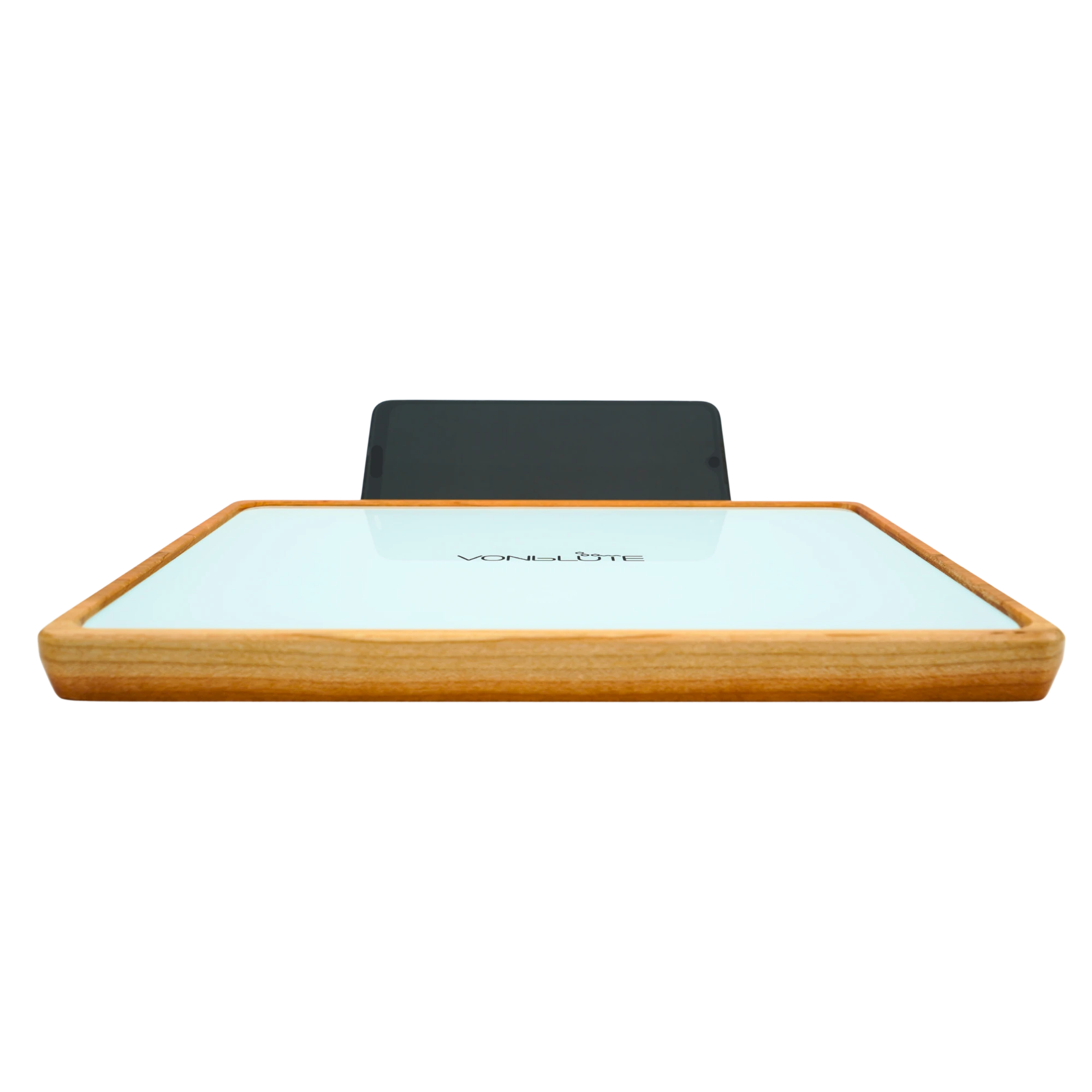 Rolling Tray Float Red Tone Weiß by VONbLÜTE® in Frontaler Ansicht mit adaptiertem Handy, Nussholzrahmen und weißer Glasscheibe.