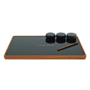 Rolling Tray Float Studio Black Edition Black ist ein rolling Tray aus Holz und Glas.