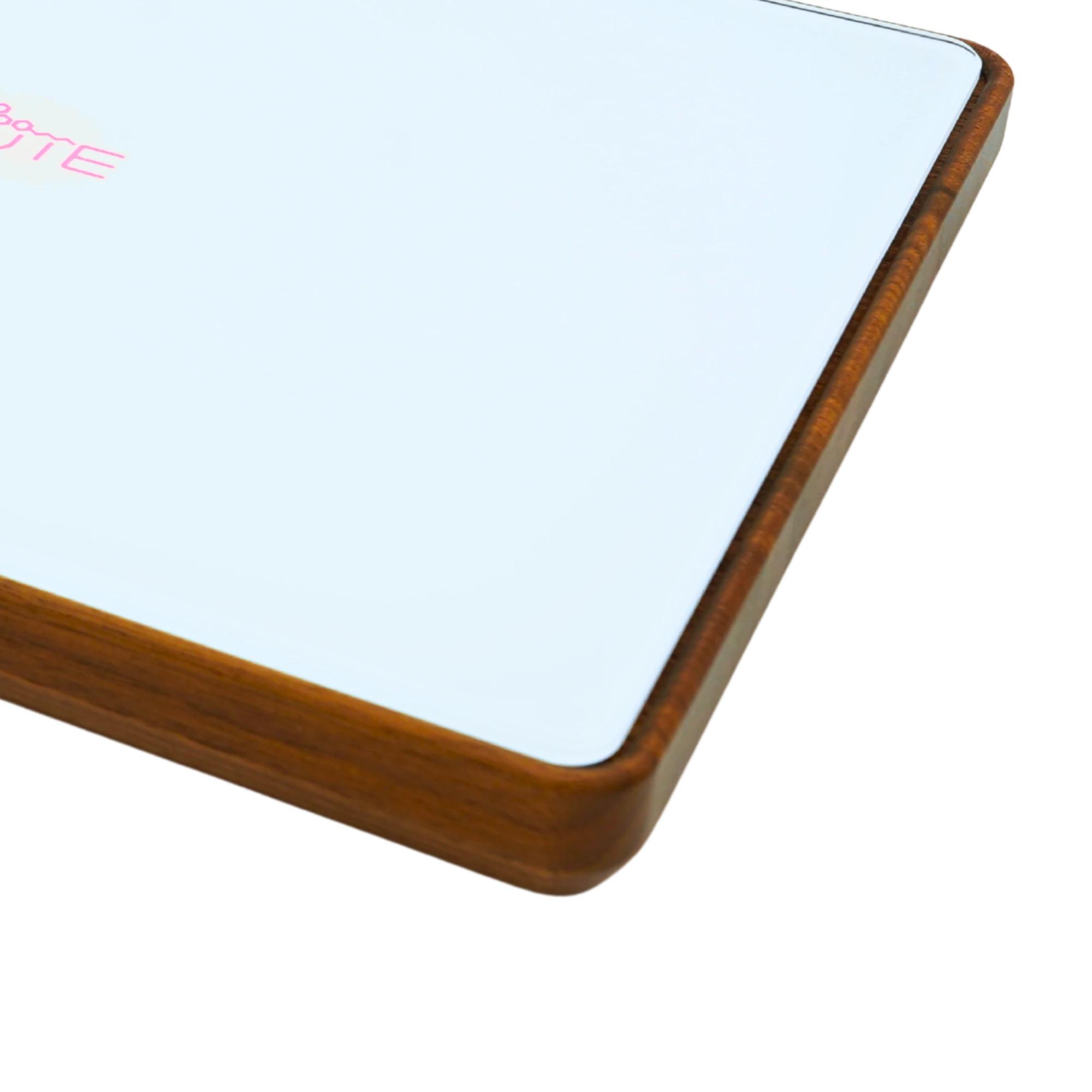 Rolling Tray Dab ’n Roll XT Pink Prmium in der Nahaufnahme, sichtbares Detail des Rahmens aus Walnussholz.